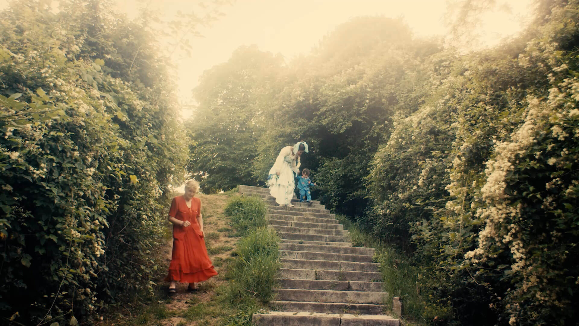 A frame from the movie Dessi and Biliana