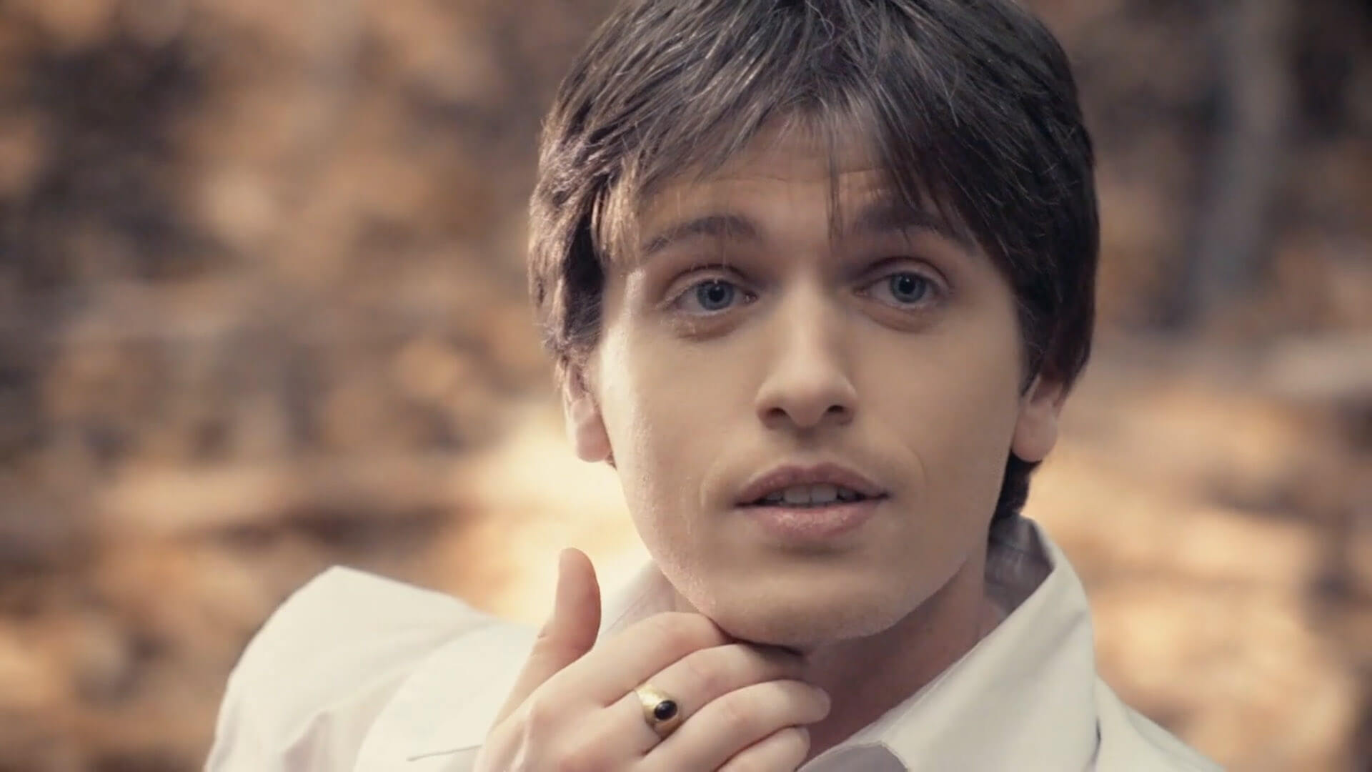 A frame from the movie Erikas Jewel