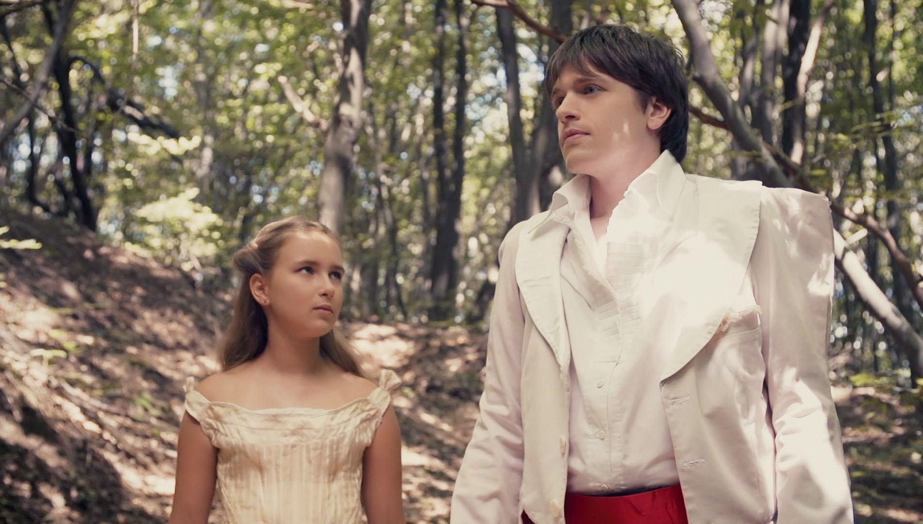 A frame from the movie Erikas Jewel